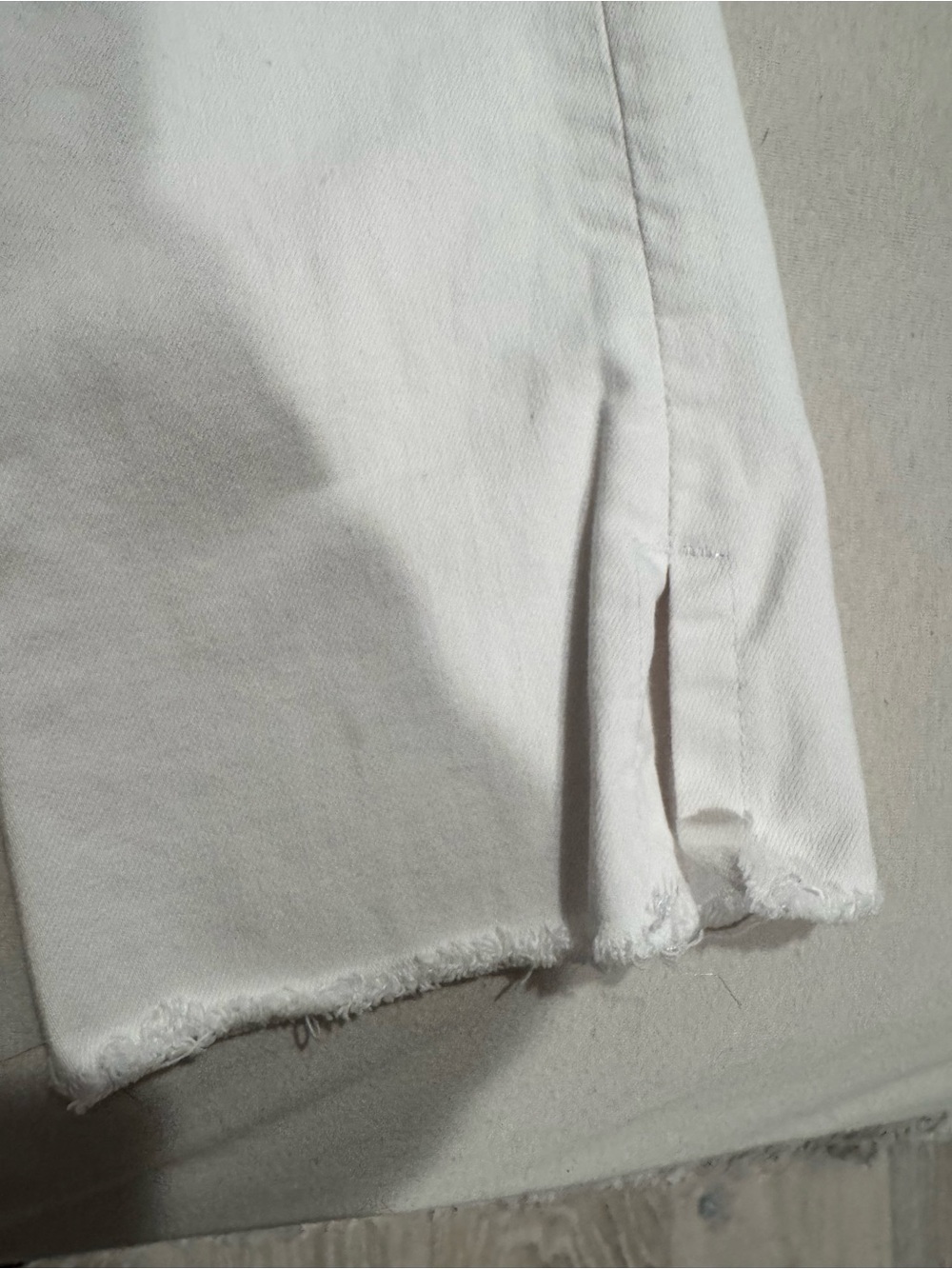 Girls/kids Tractr White Flate-Leg Jeans with Subtle Fray - Picture 2 of 3